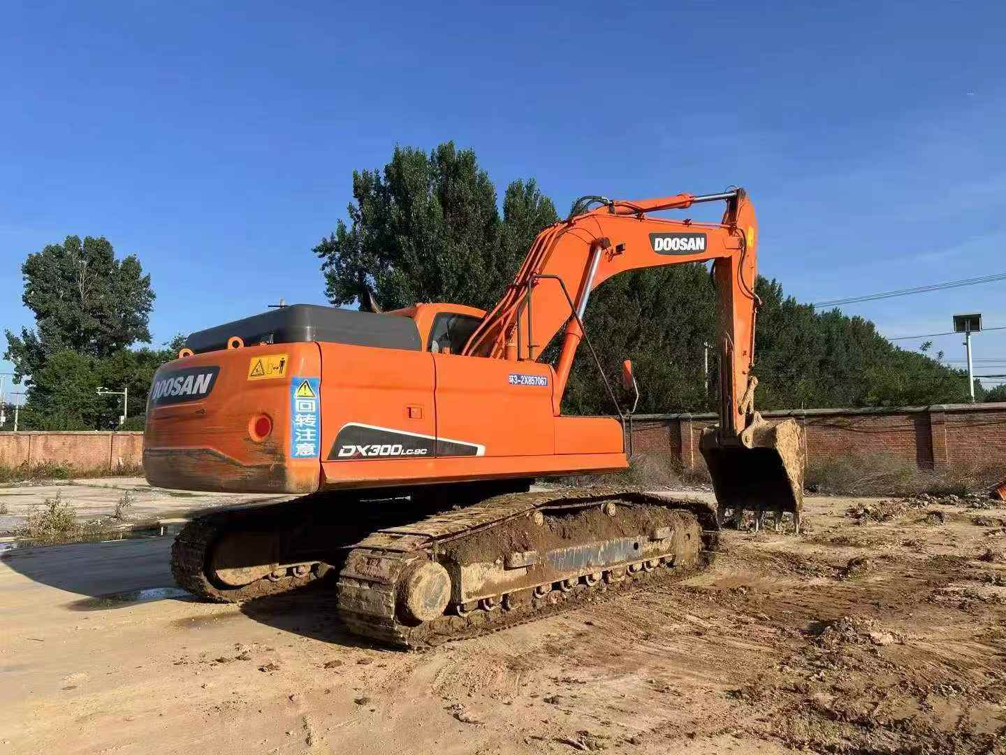 Buy Doosan DX260LC Used Excavator / 2