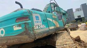 Buy Kobelco SK210 Used Excavator / 3 Buy Kobelco SK210 Used Excavator / 3
