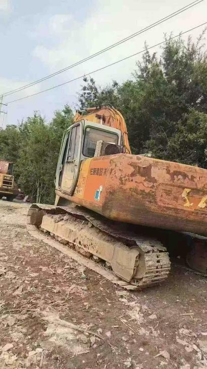 Buy Hitachi EX200-5 Used Excavator / 1