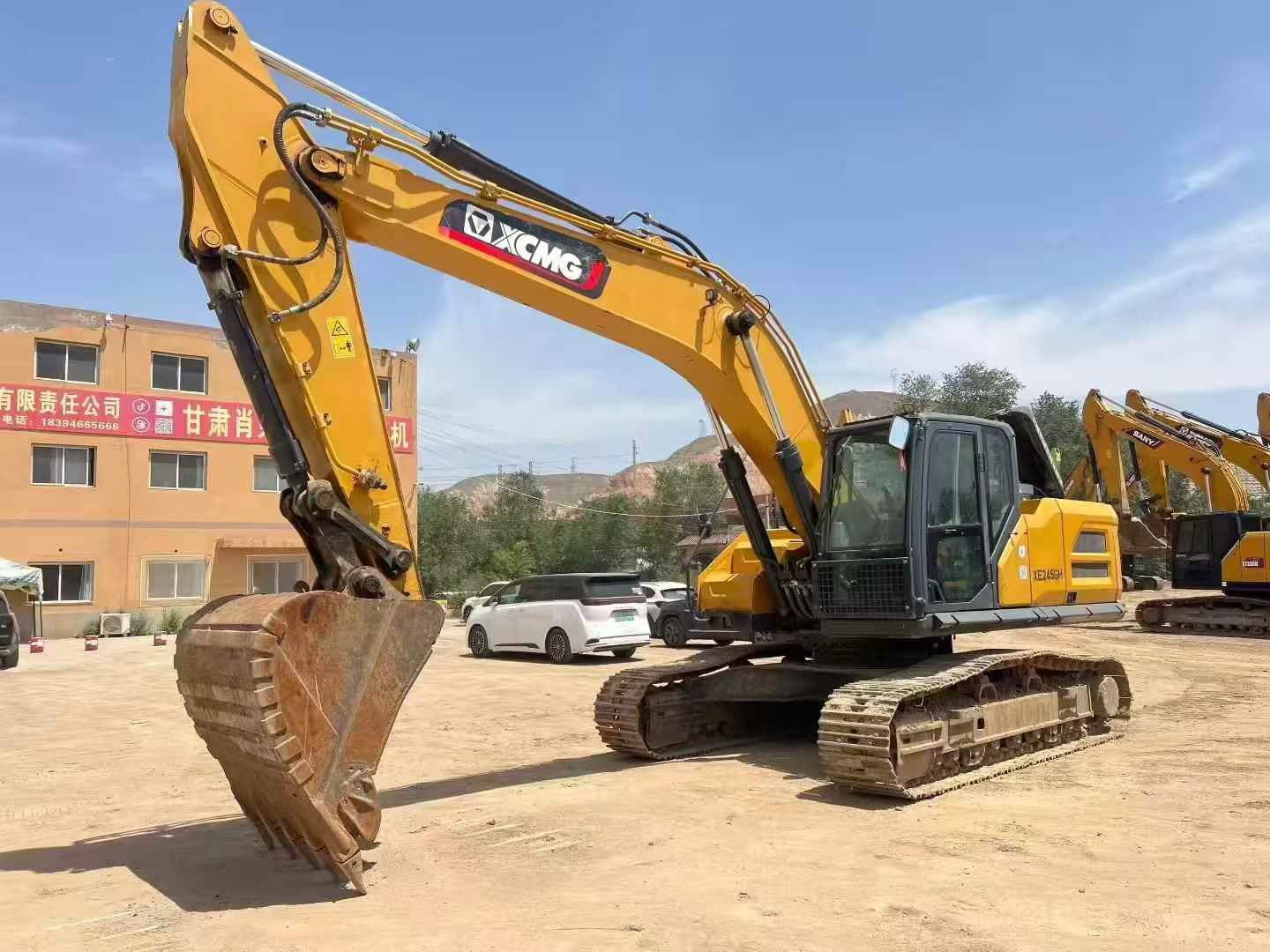 Buy XCMG XE245D Used Excavator / 2