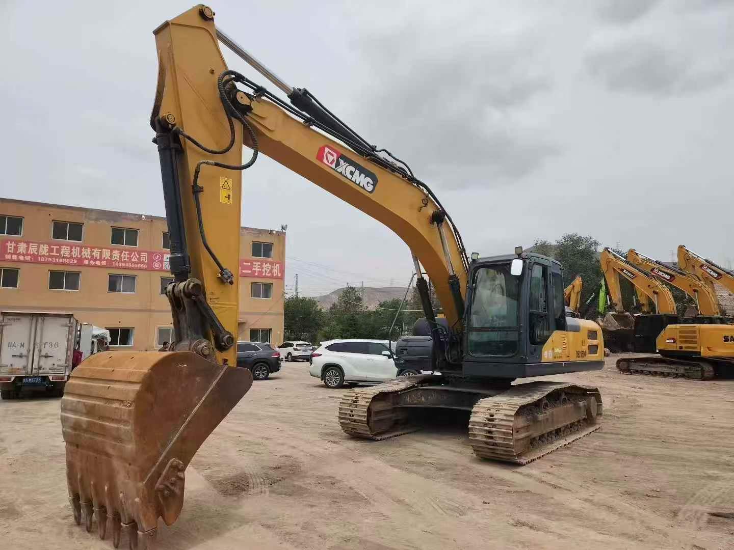 Buy XCMG XE215 Used Excavator / 2