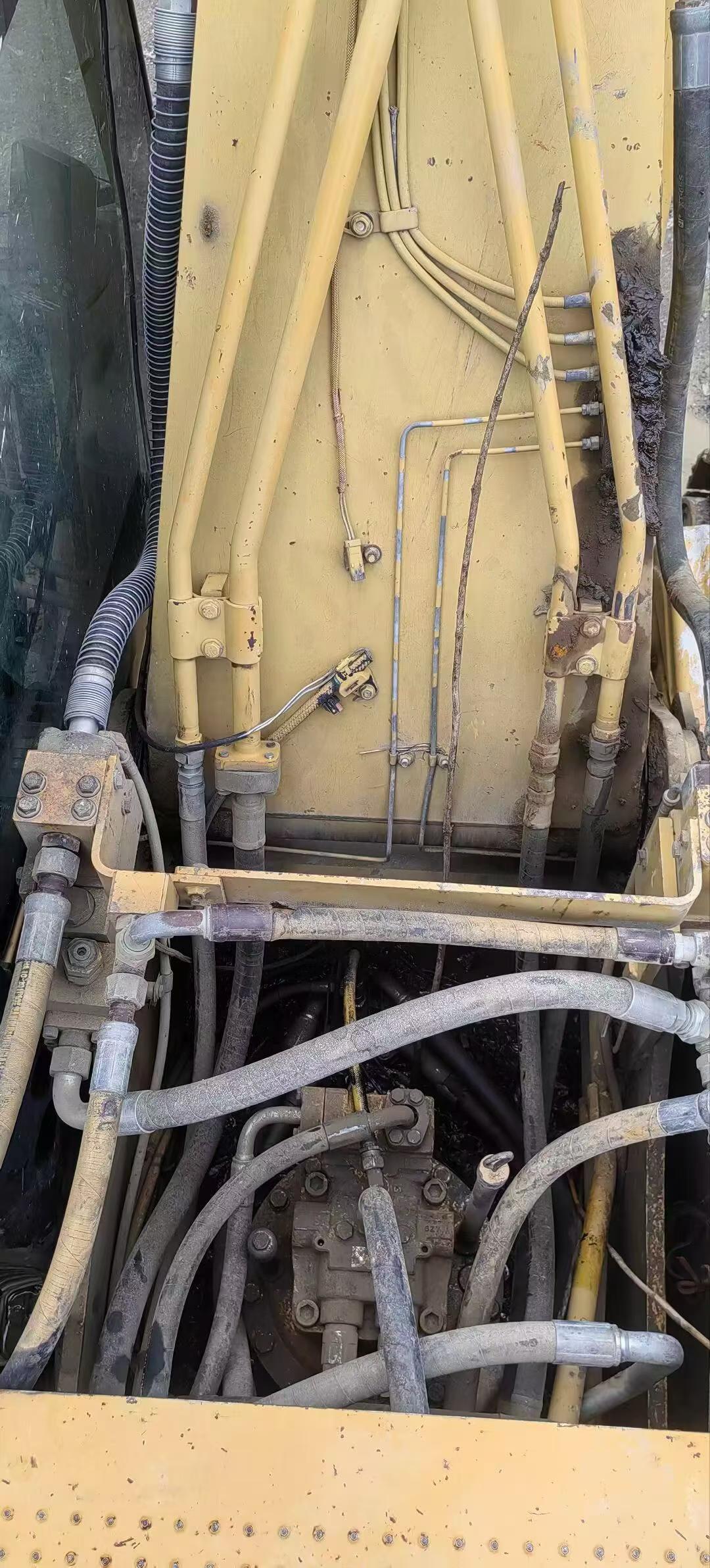 Buy Caterpillar 320D Used Excavator / 5