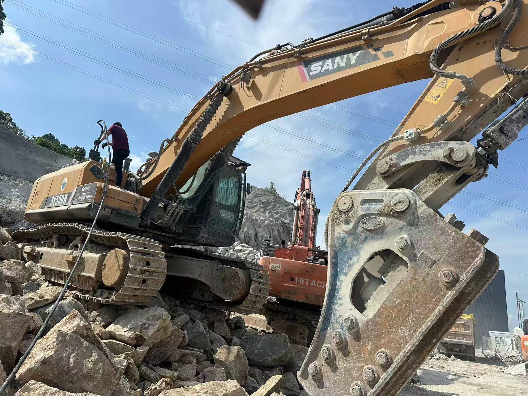Buy Sany SY550H Used Excavator / 2