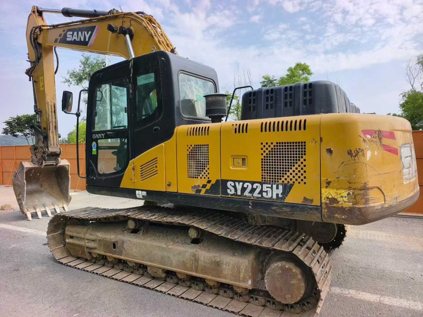 Buy Sany SY205C Used Excavator / 3