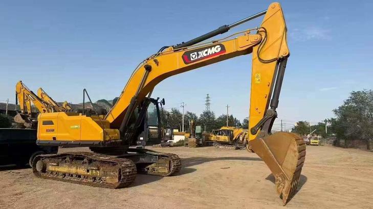 Buy XCMG XE245D Used Excavator / 1