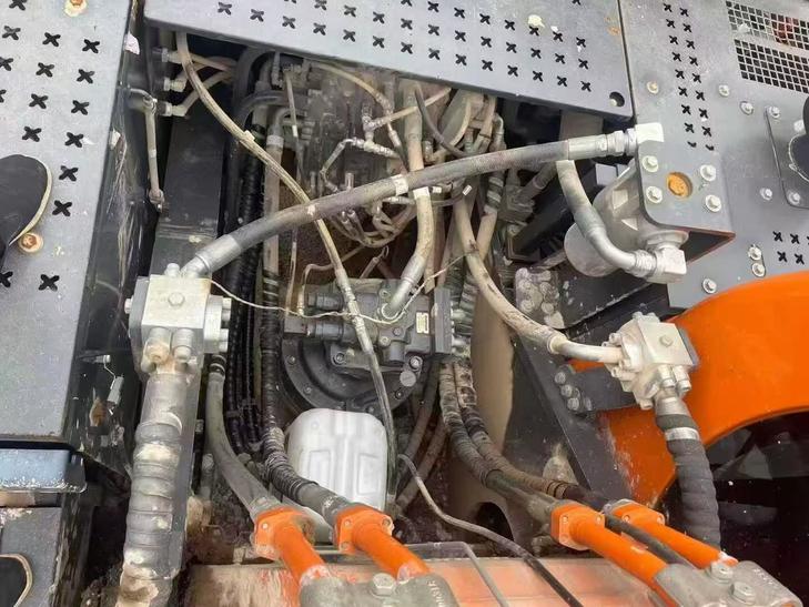 Buy Doosan DL305 Used Excavator / 1