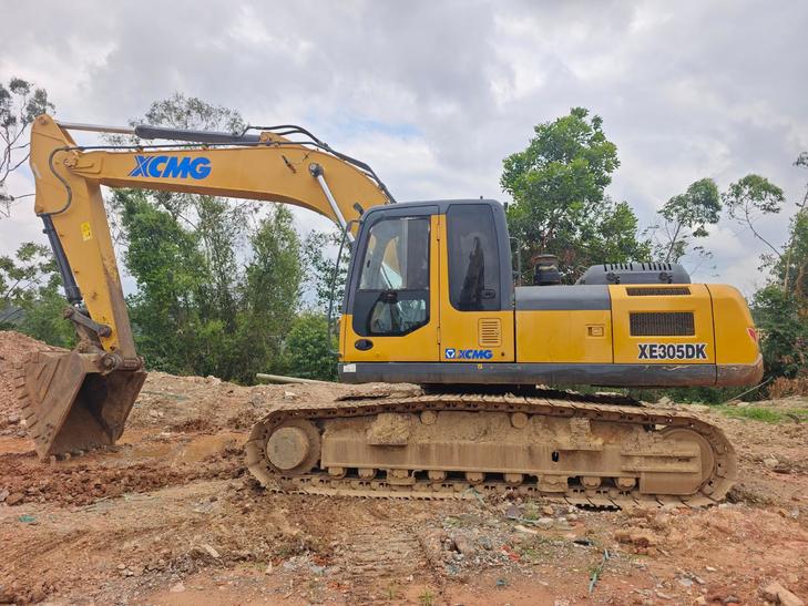 Buy XCMG XE270DK Used Excavator / 1
