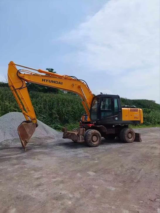 Buy Hyundai R210W Used Excavator / 1