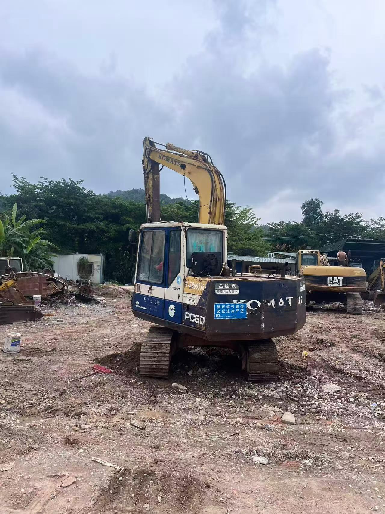 Buy Komatsu PC60-6 Used Excavator / 9