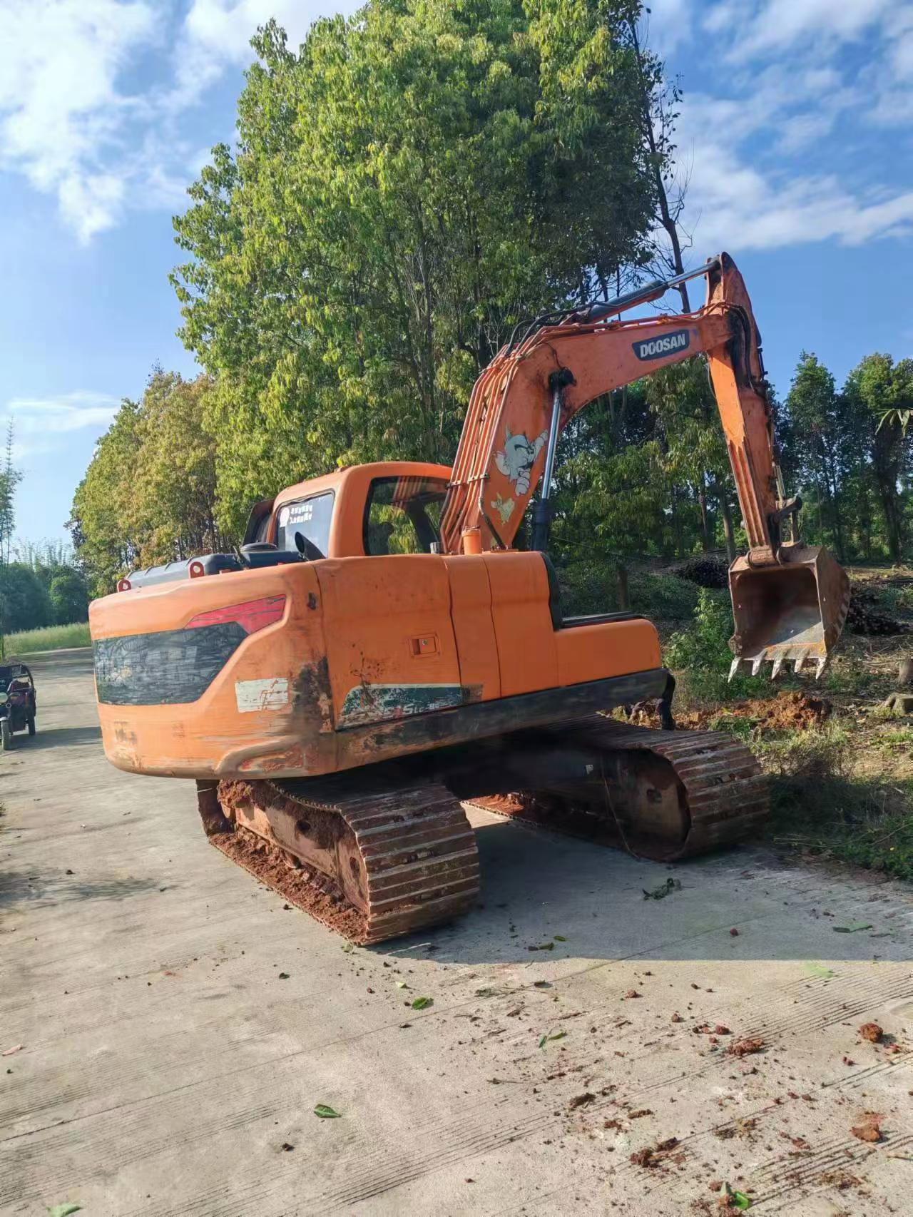Buy Doosan S130W-3 Used Excavator / 3