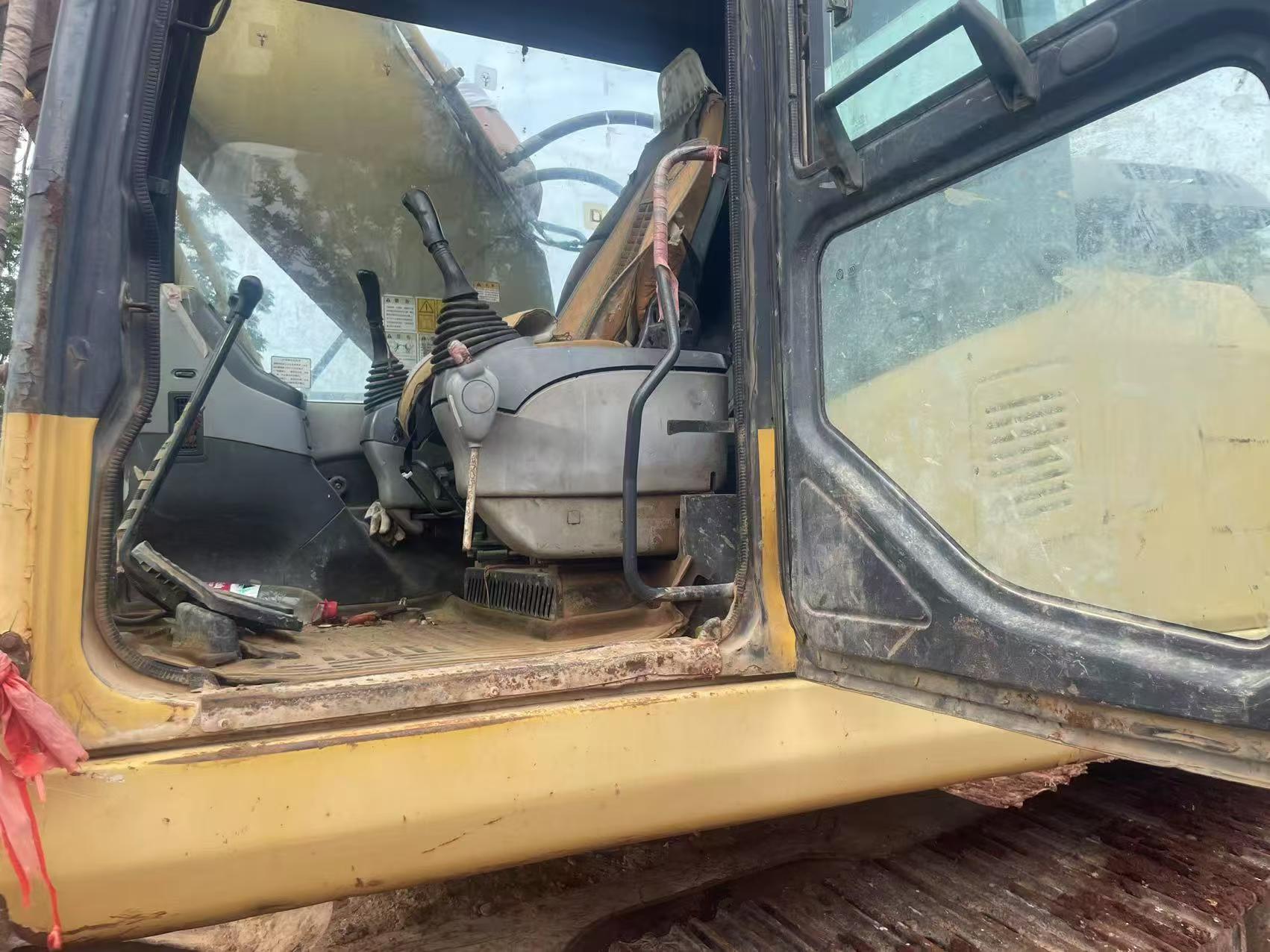 Buy Komatsu PC200-7 Used Excavator / 5
