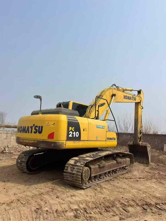 Buy Komatsu PC210 Used Excavator / 1