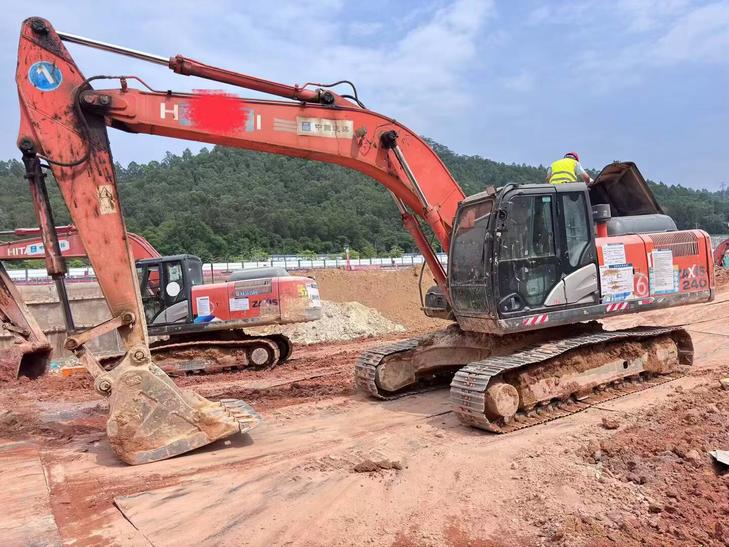 Buy Hitachi ZX240 Used Excavator / 1