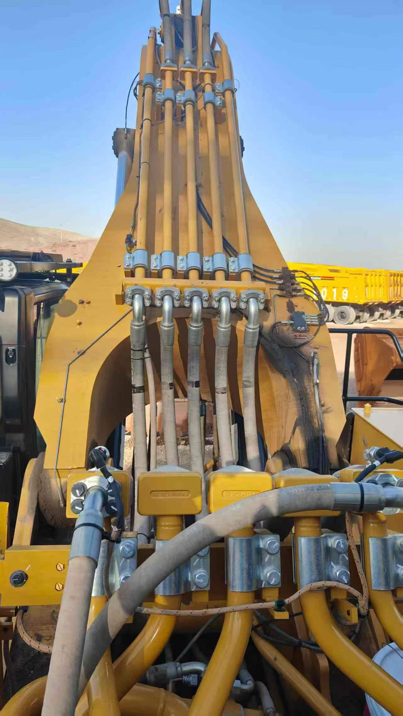 Buy Caterpillar CAT395 Used Excavator / 3