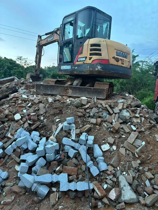 Buy Sany SY60 Used Excavator / 1