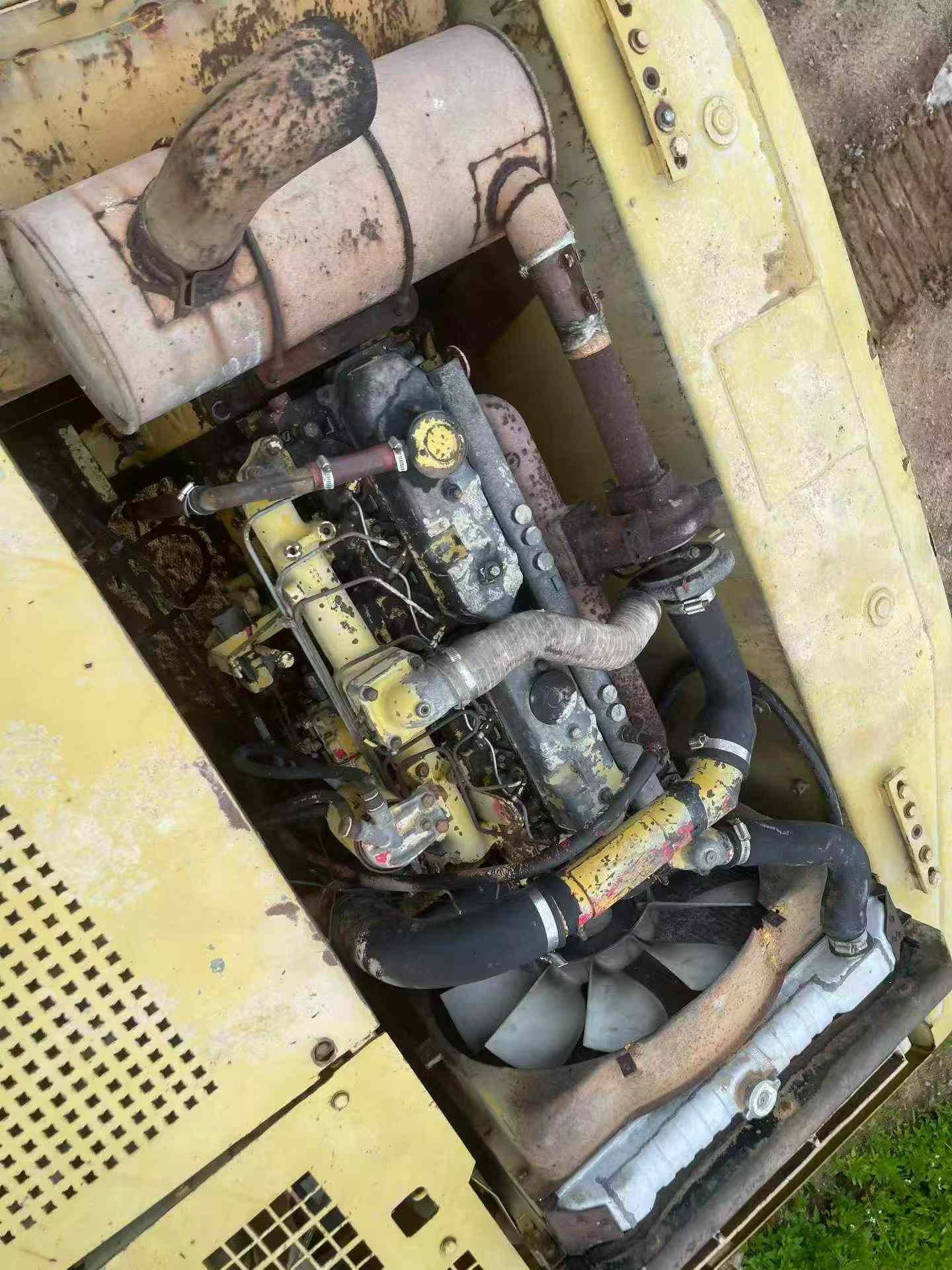 Buy Caterpillar 320V2 Used Excavator / 4