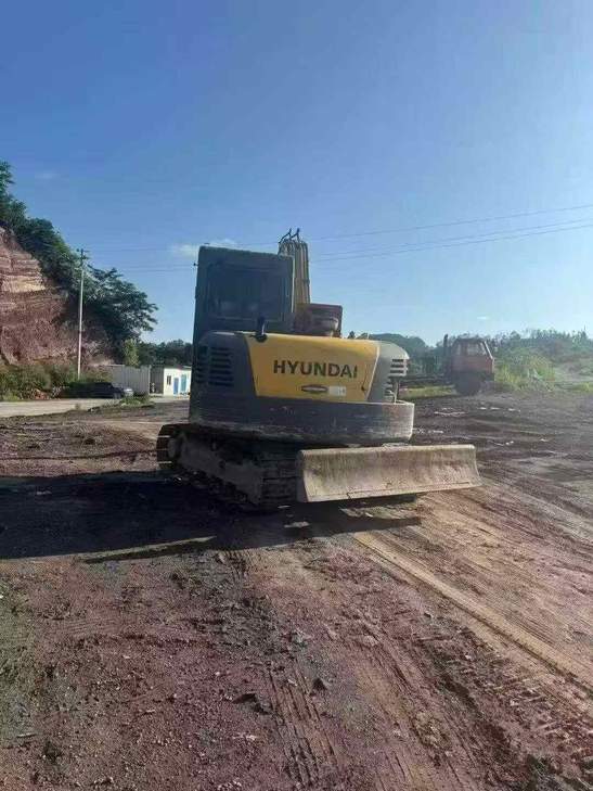 Buy Hyundai R80G Used Excavator / 1