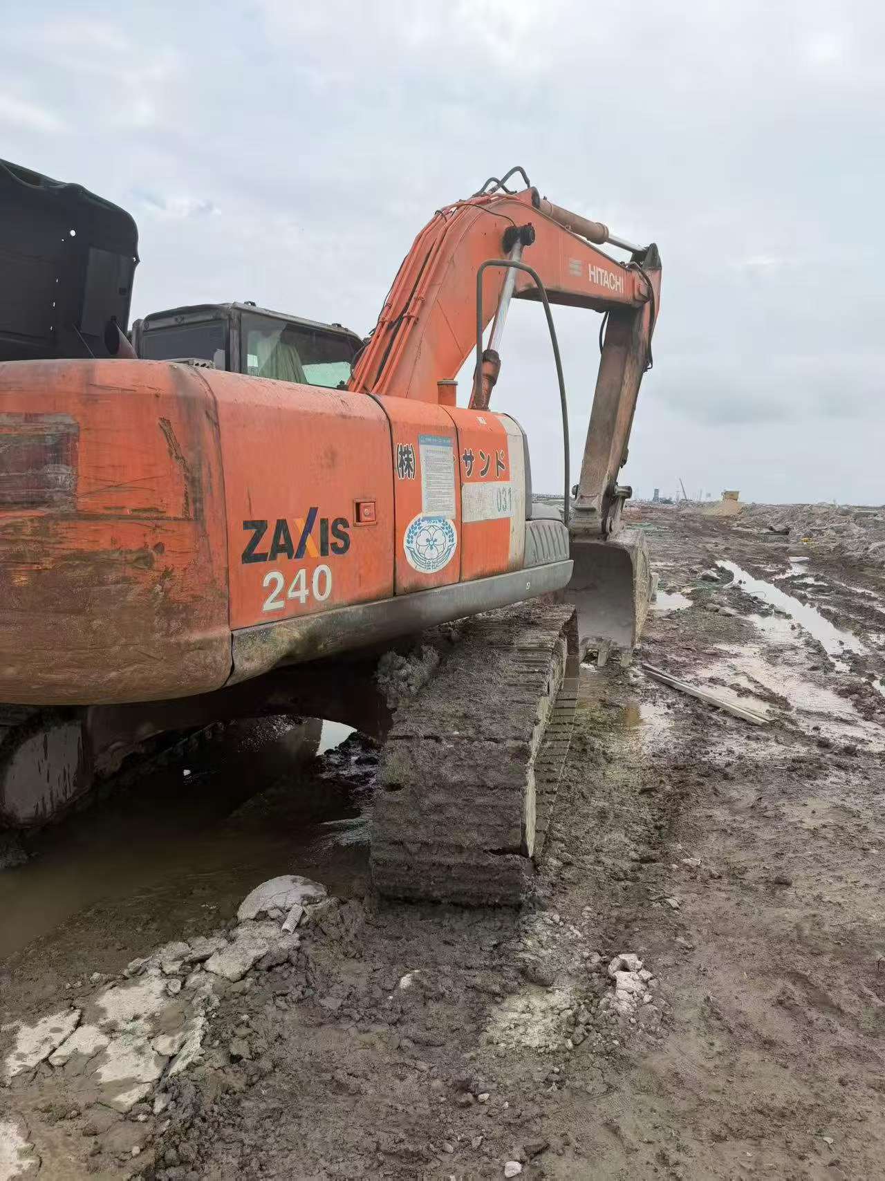 Buy Hitachi EX240-3 Used Excavator / 9