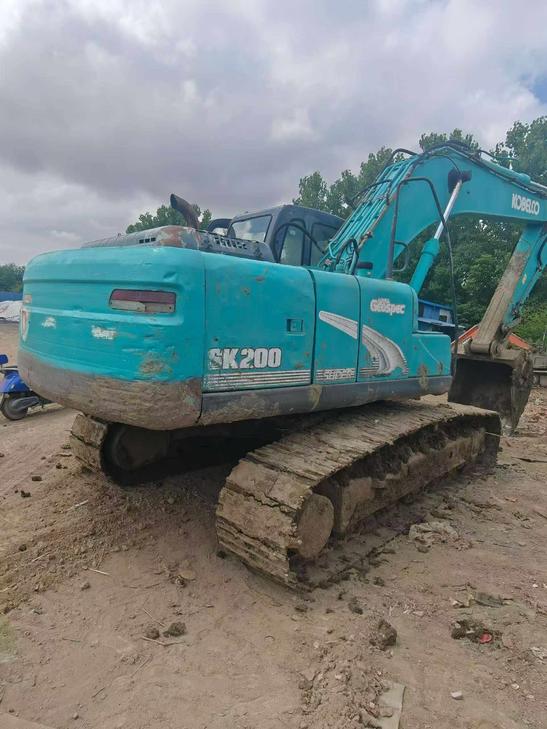 Buy Kobelco SK200 Used Excavator / 1