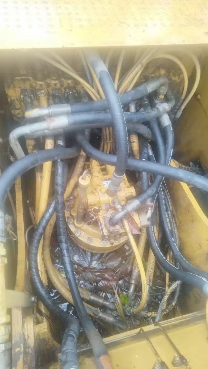 Buy Caterpillar 320D Used Excavator / 4