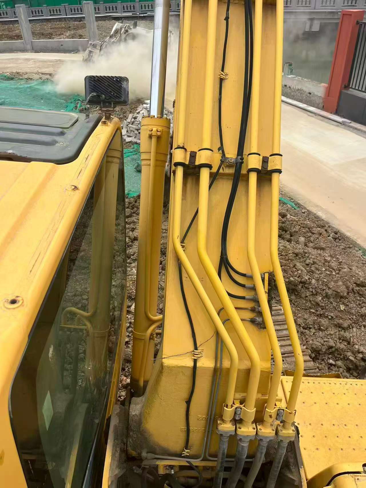 Buy Komatsu PC200 Used Excavator / 4