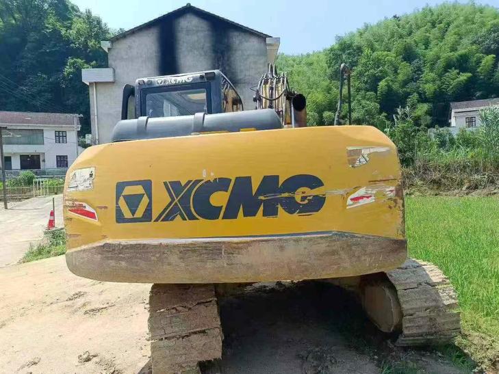 Buy XCMG XE135B Used Excavator / 1