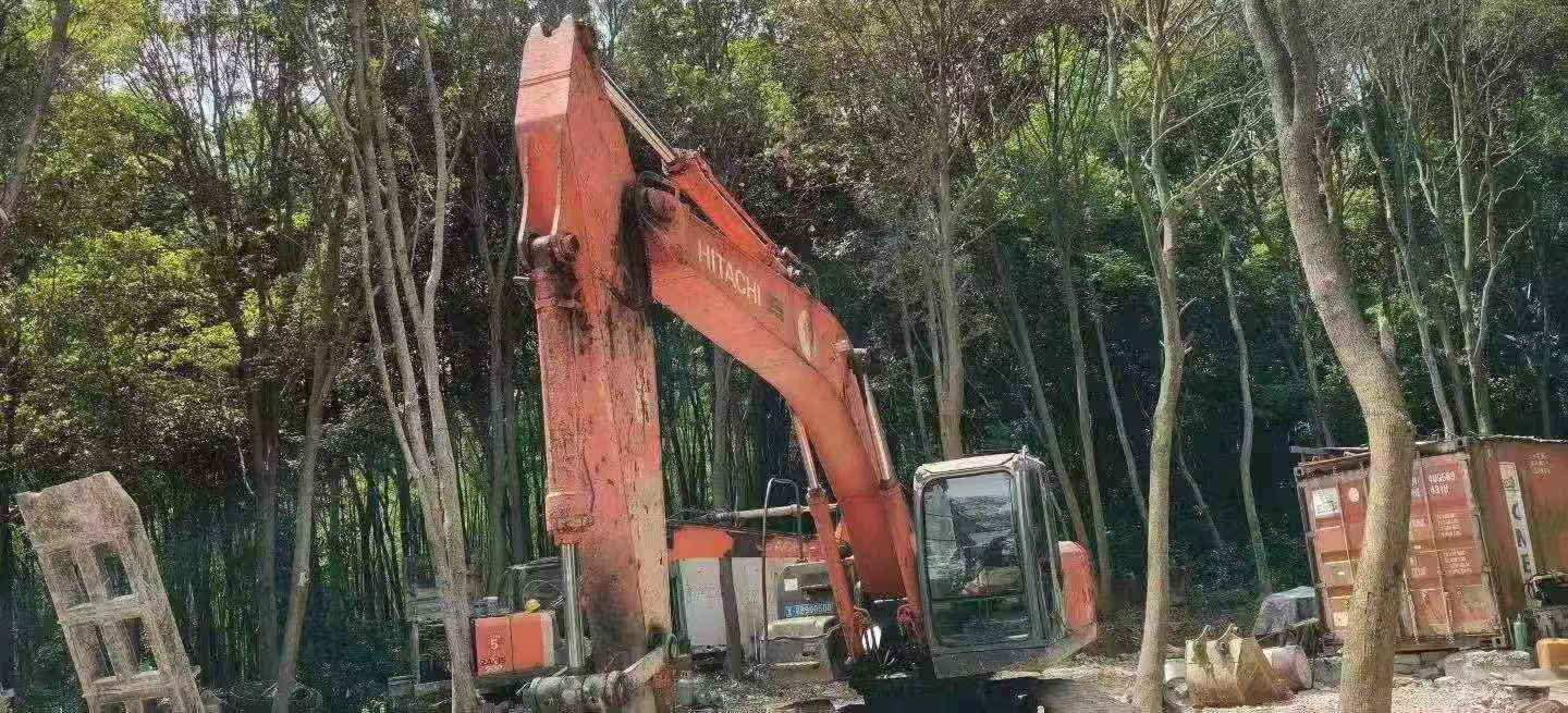 Buy Hitachi EX240-3 Used Excavator / 3