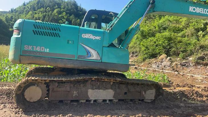 Buy Kobelco SK140LC-8 Used Excavator / 1