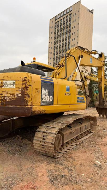 Buy Komatsu PC200-7 Used Excavator / 1