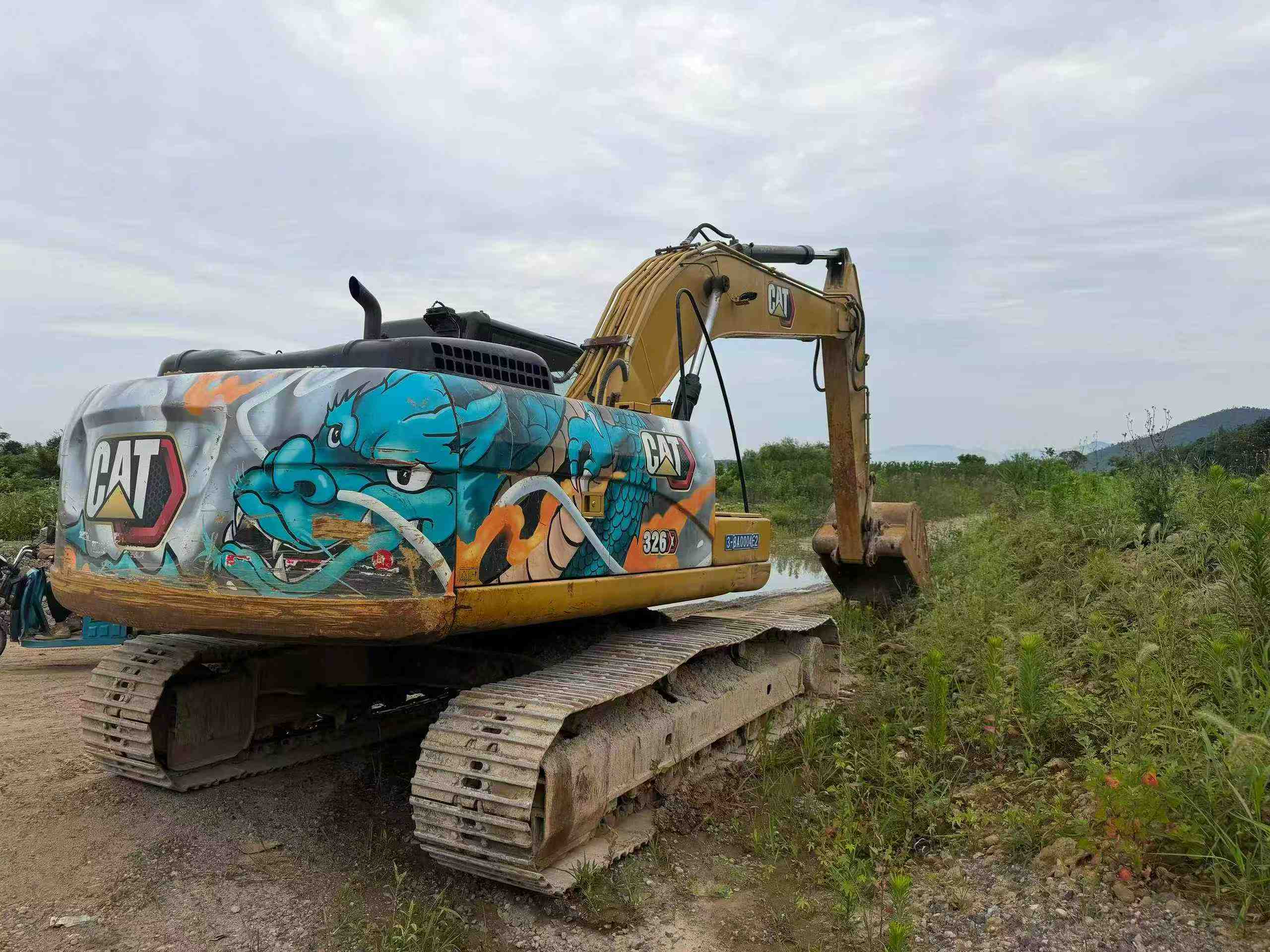 Buy Caterpillar 323 Used Excavator / 5