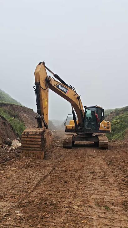 Buy Sany SY215H Used Excavator / 1