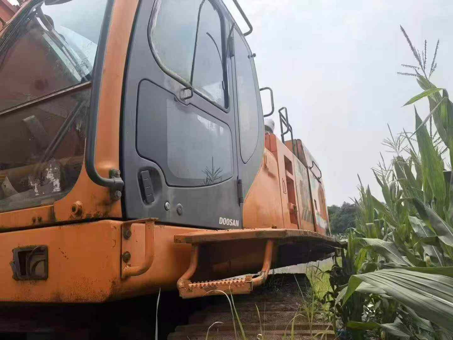 Buy Doosan DX700LC Used Excavator / 2