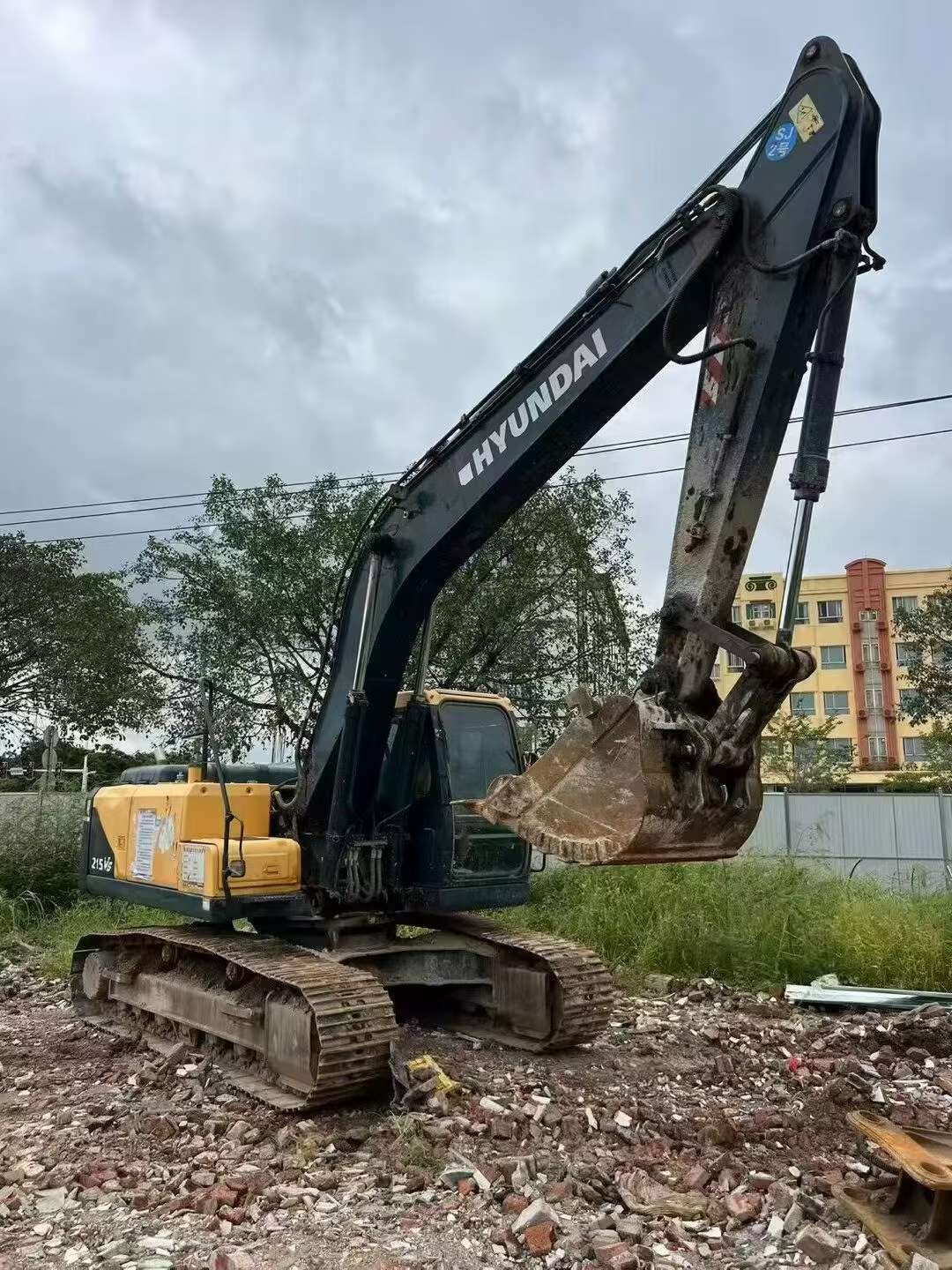 Buy Hyundai R205VS Used Excavator / 4
