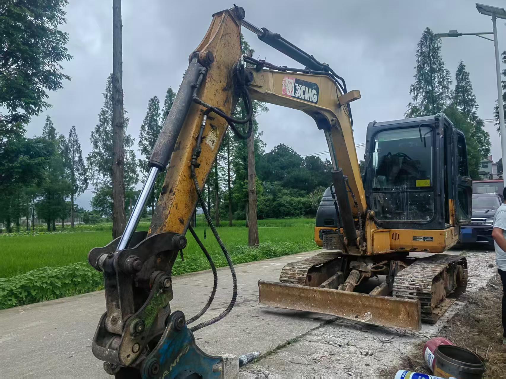 Buy XCMG XE55D Used Excavator / 3