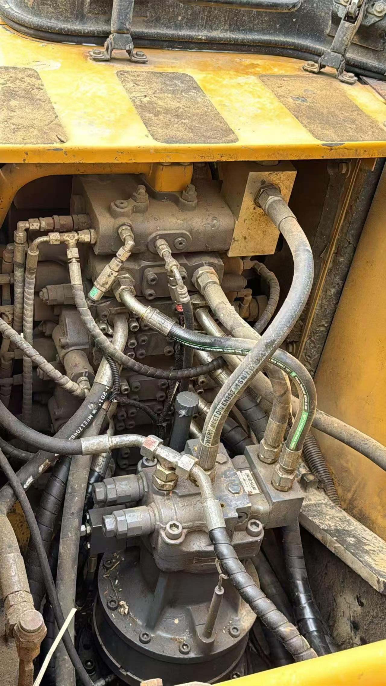 Buy Sany SY125C Used Excavator / 4