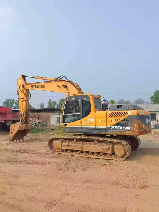 Buy Hyundai R220-5 Used Excavator / 1