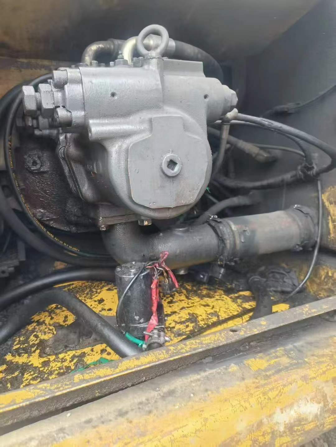 Buy Komatsu PC220-6 Used Excavator / 5