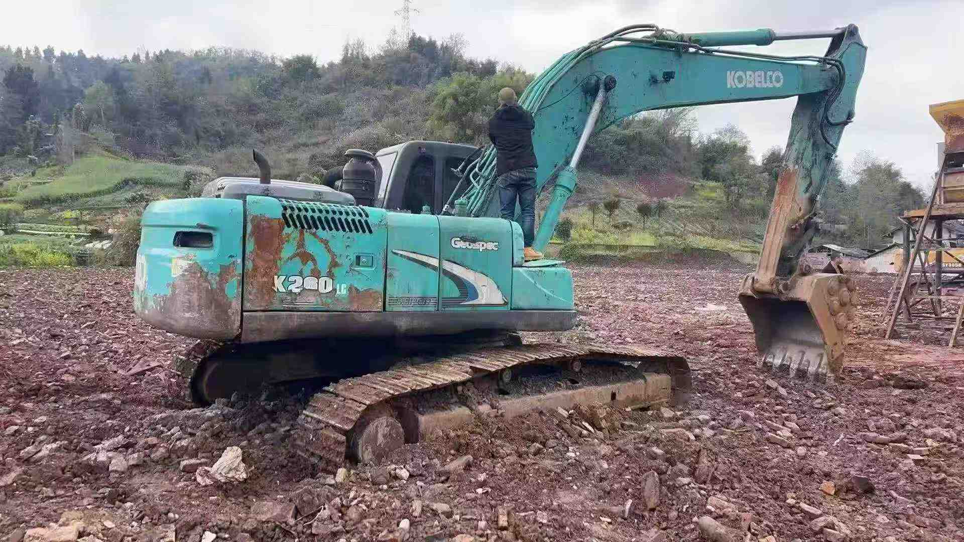 Buy Kobelco SK260 Used Excavator / 4