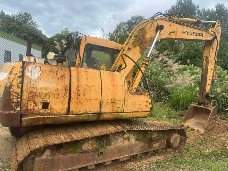 Buy Hyundai R130-5 Used Excavator / 1