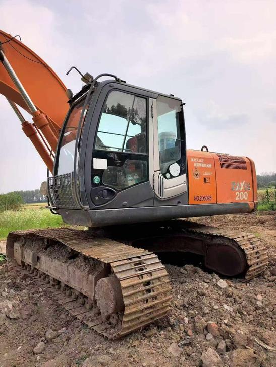 Buy Hitachi EX200 Used Excavator / 1