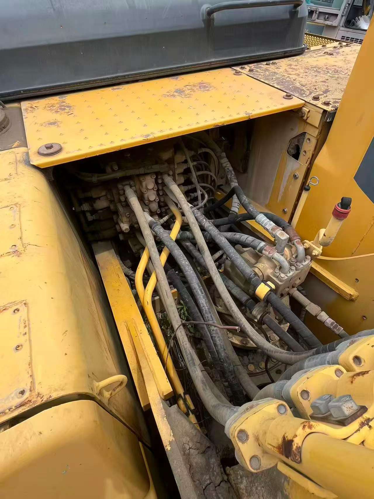 Buy Komatsu PC200 Used Excavator / 6
