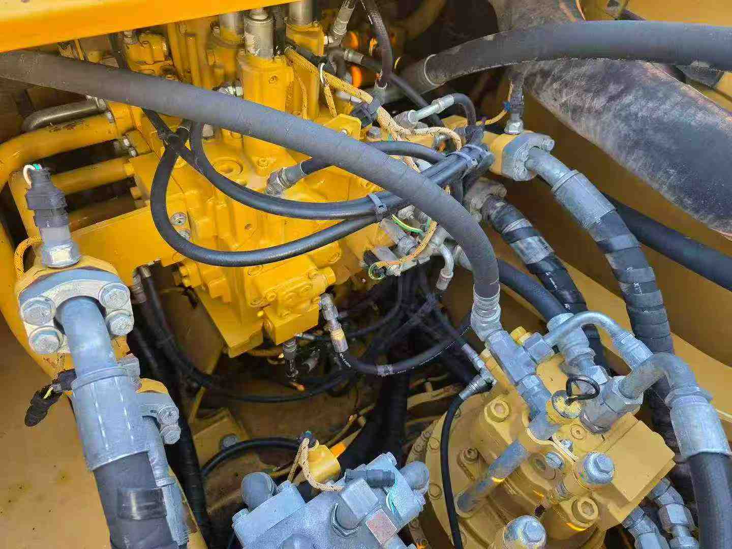 Buy Caterpillar 349E Used Excavator / 6