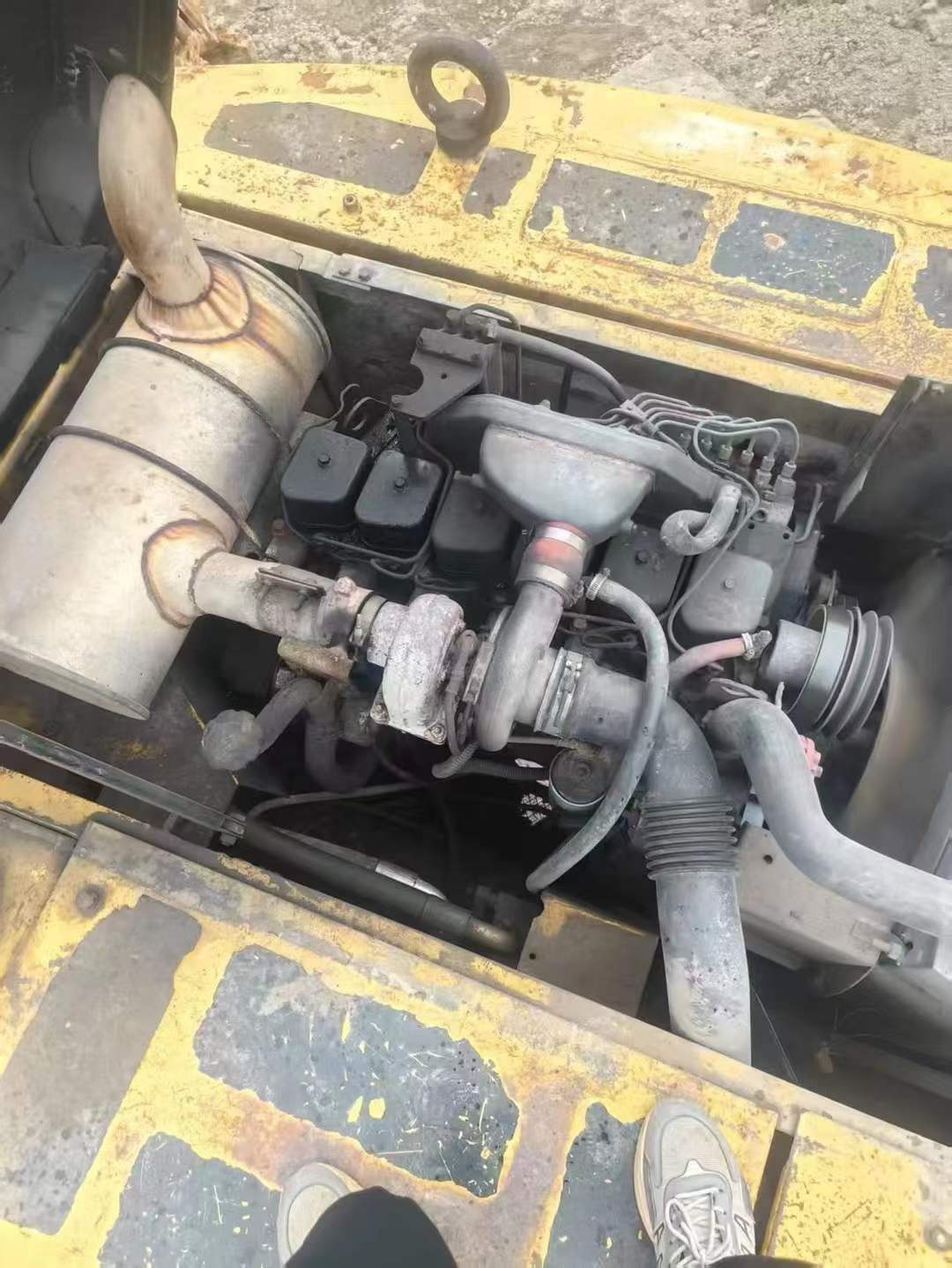 Buy Komatsu PC220-6 Used Excavator / 4