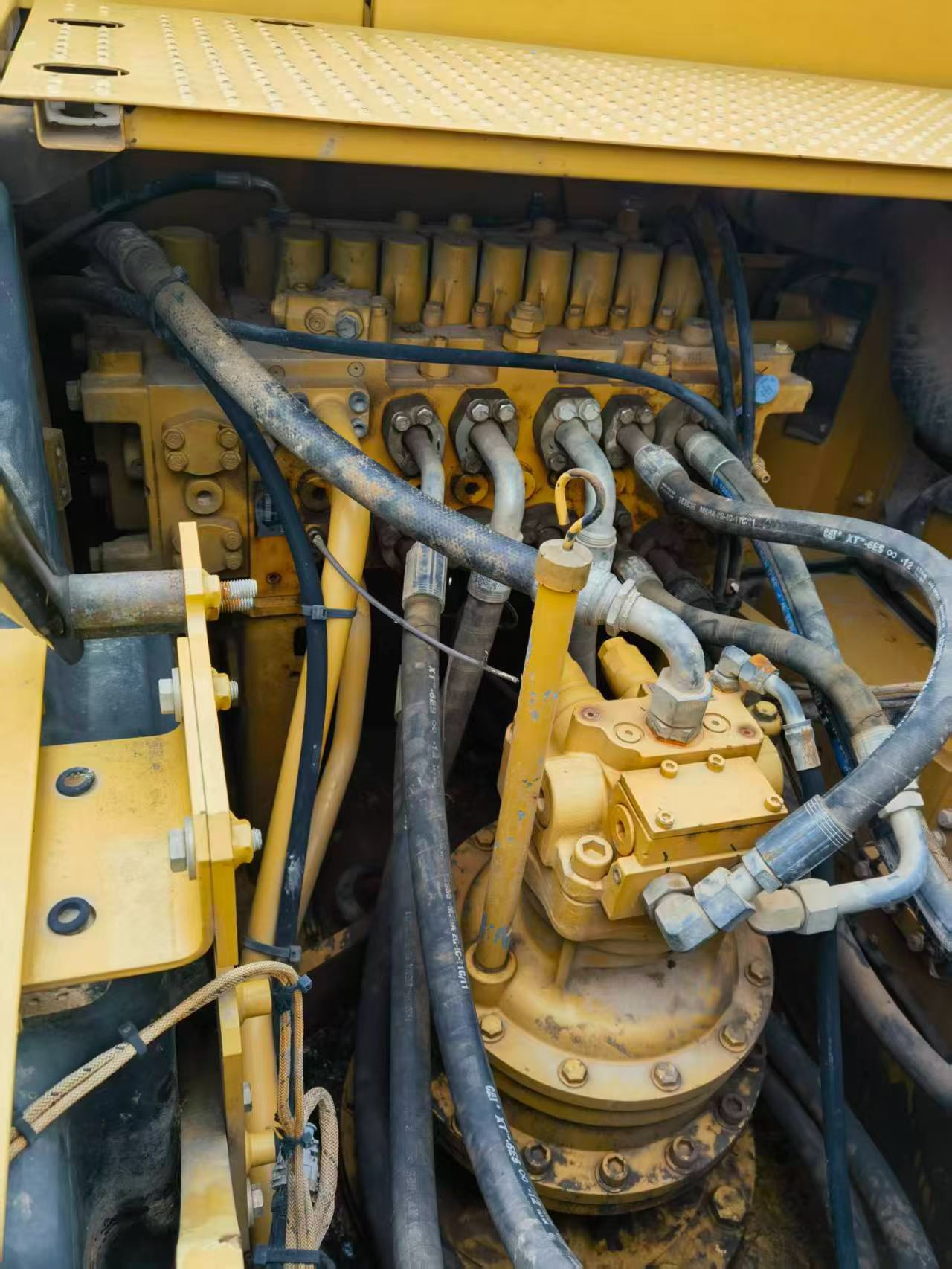 Buy Caterpillar 320A Used Excavator / 5