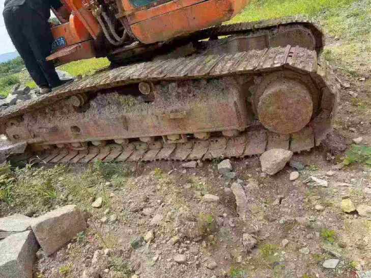 Buy Doosan DH220-7 Used Excavator / 1
