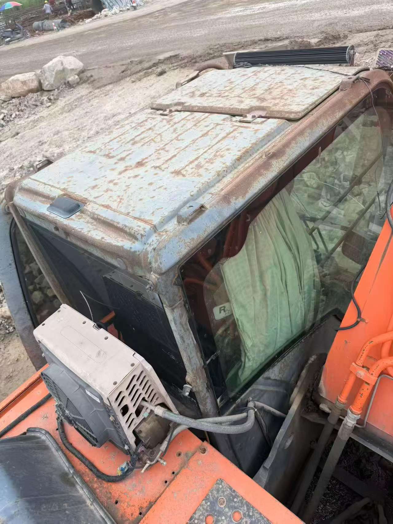 Buy Hitachi EX240-3 Used Excavator / 3