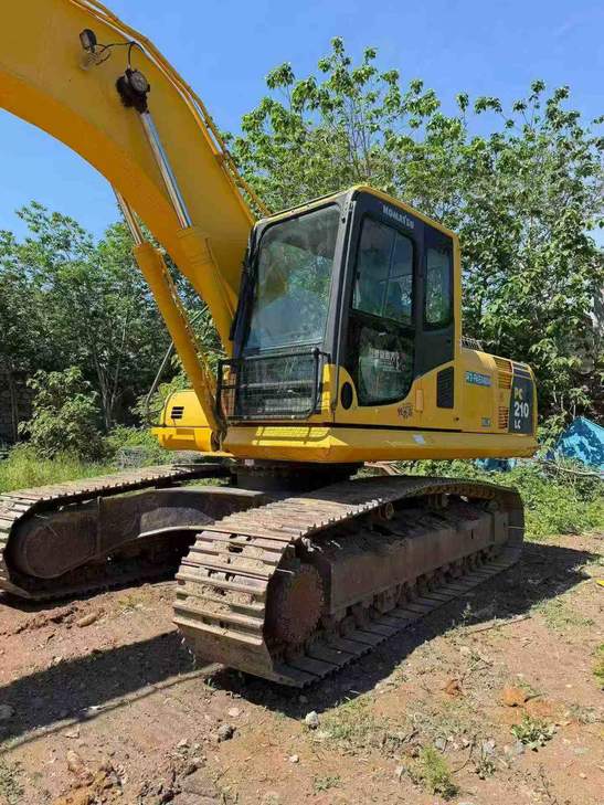 Buy Komatsu PC210 Used Excavator / 1