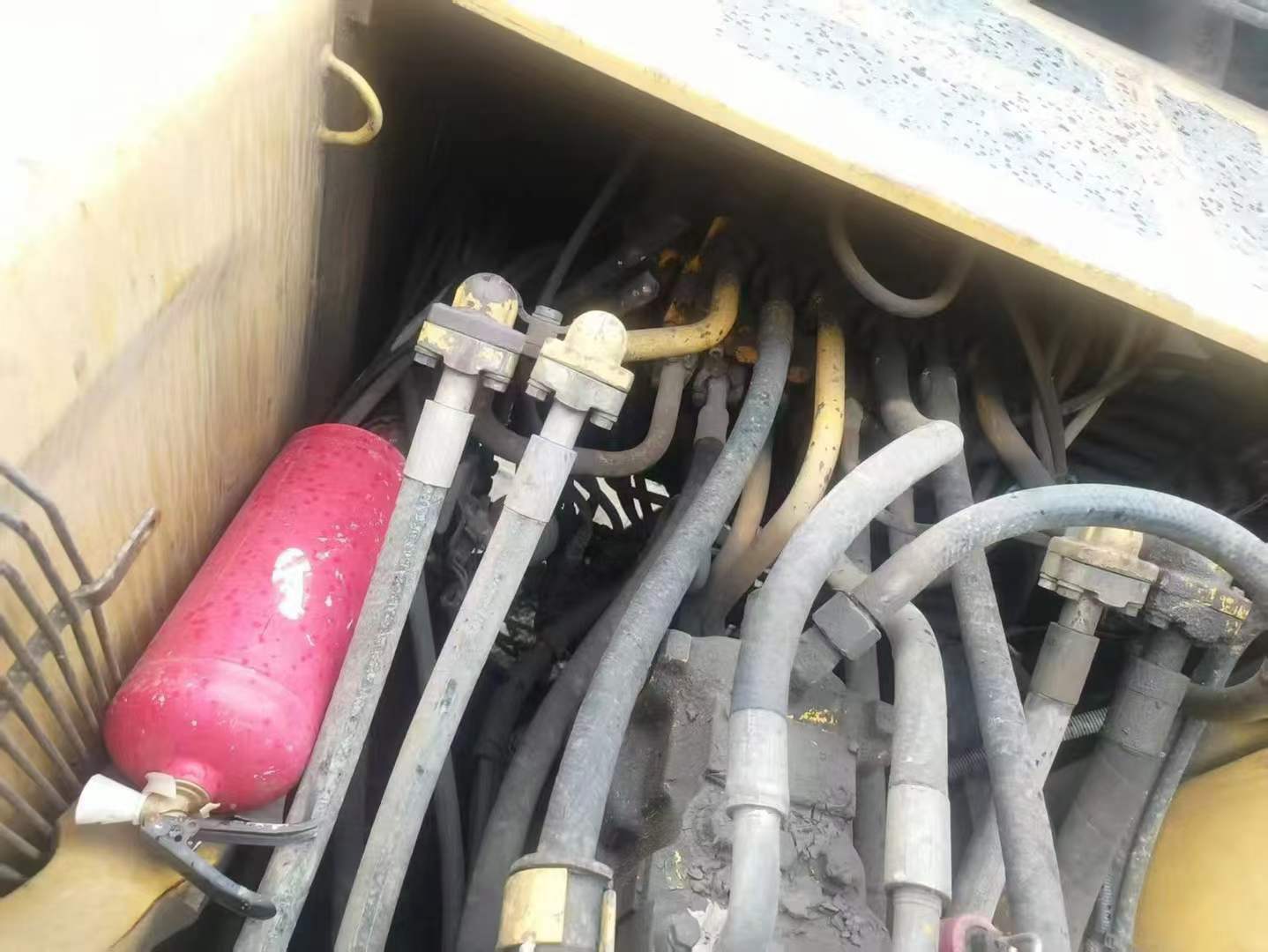 Buy Komatsu PC220-6 Used Excavator / 7