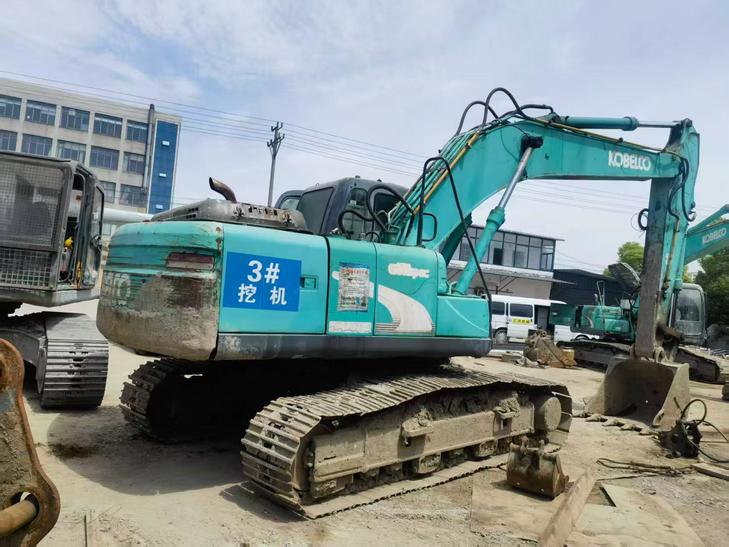 Buy Kobelco SK200 Used Excavator / 1