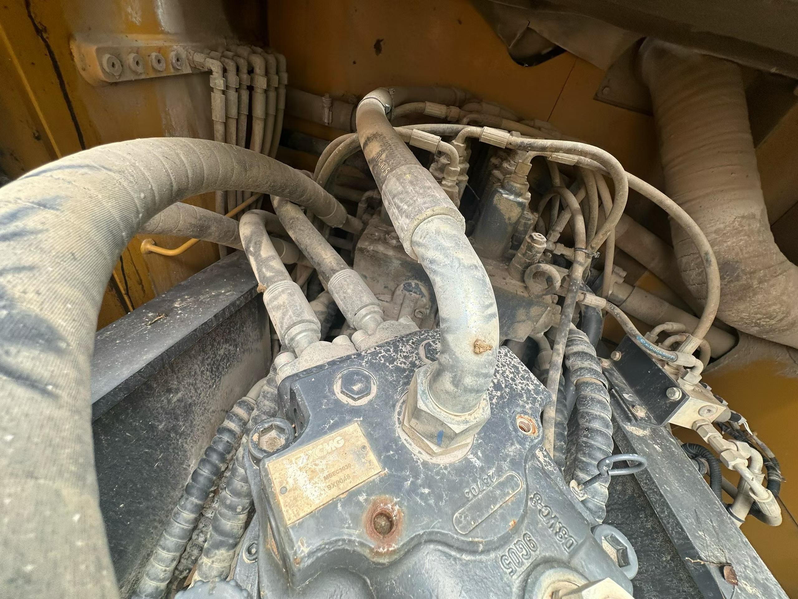 Buy XCMG XE205DA Used Excavator / 9